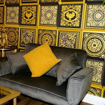 Ultra Deluxe Versace Apartment Near Sheffield Full Sky Tv روثيرهام المظهر الخارجي الصورة