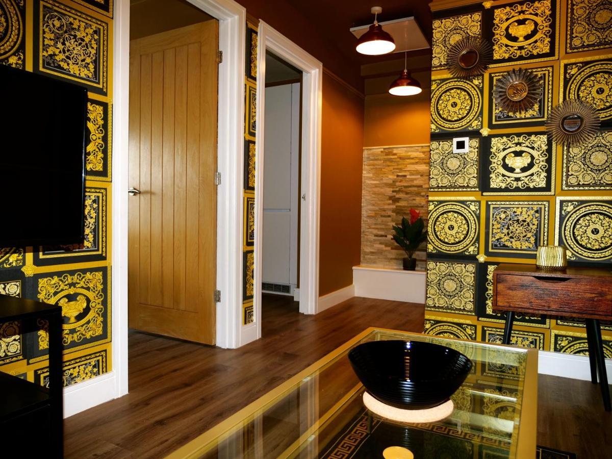Ultra Deluxe Versace Apartment Near Sheffield Full Sky Tv روثيرهام المظهر الخارجي الصورة