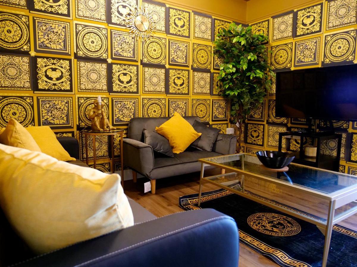 Ultra Deluxe Versace Apartment Near Sheffield Full Sky Tv روثيرهام المظهر الخارجي الصورة