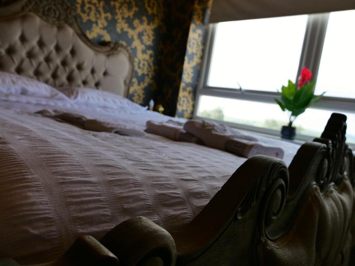 Ultra Deluxe Versace Apartment Near Sheffield Full Sky Tv روثيرهام المظهر الخارجي الصورة